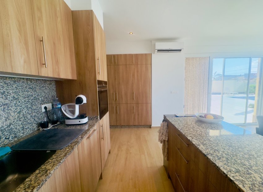 Resale - Villa - Torrevieia - La Siesta