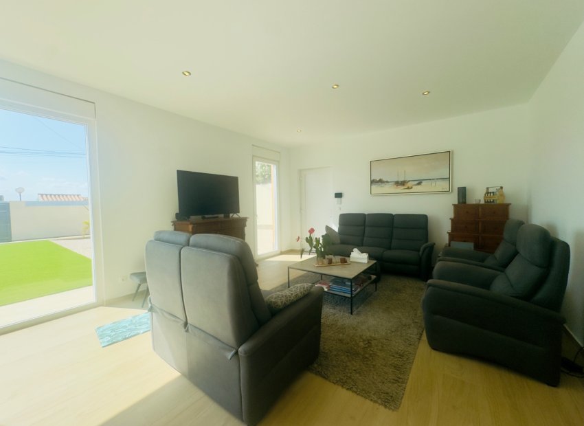 Resale - Villa - Torrevieia - La Siesta