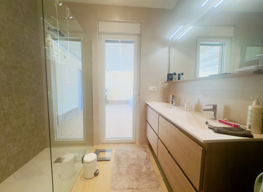 Resale - Villa - Torrevieia - La Siesta