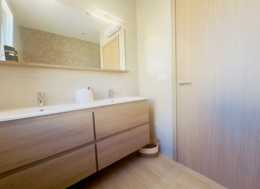 Resale - Villa - Torrevieia - La Siesta