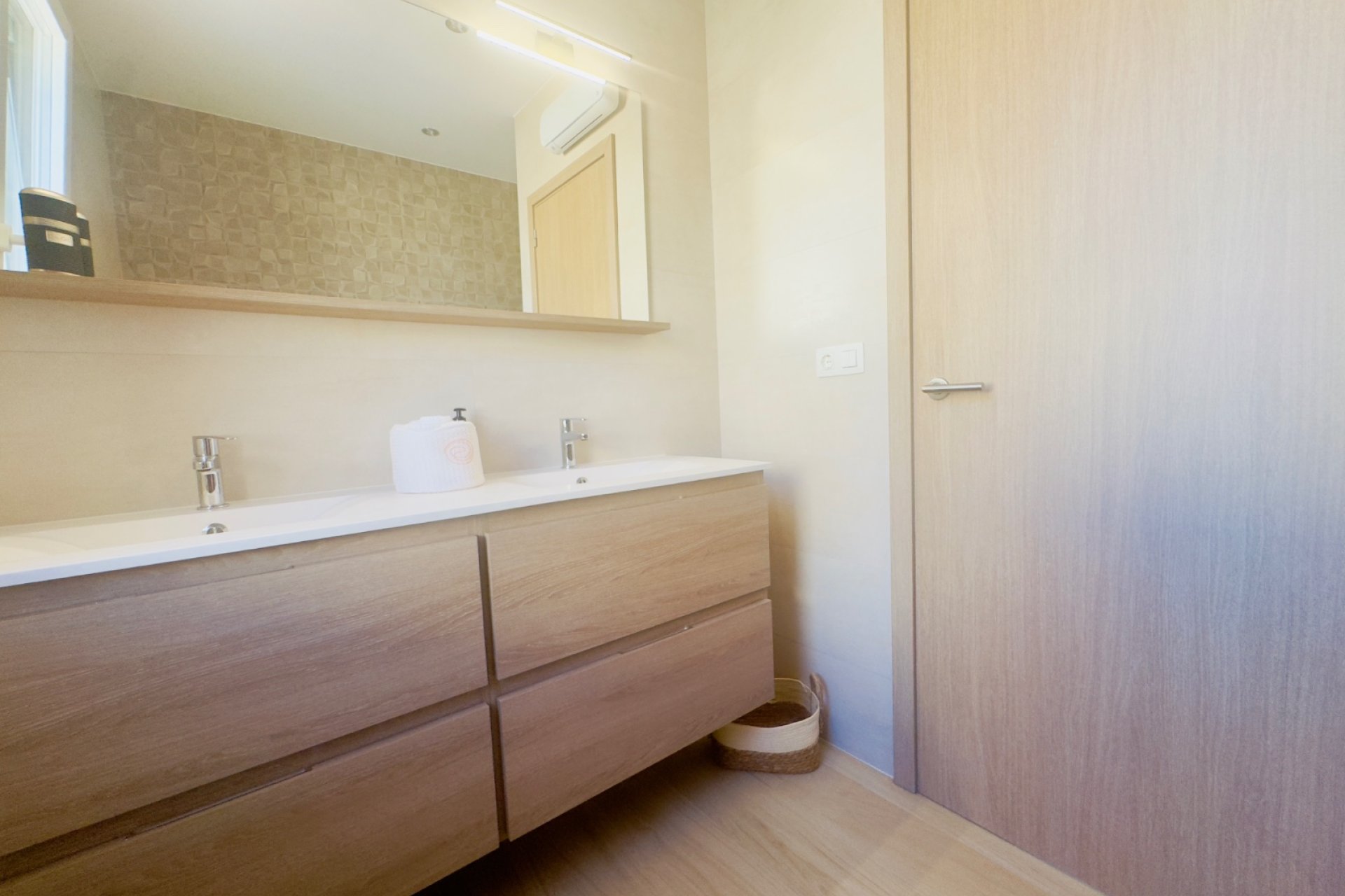 Resale - Villa - Torrevieia - La Siesta