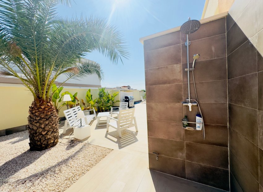 Resale - Villa - Torrevieia - La Siesta