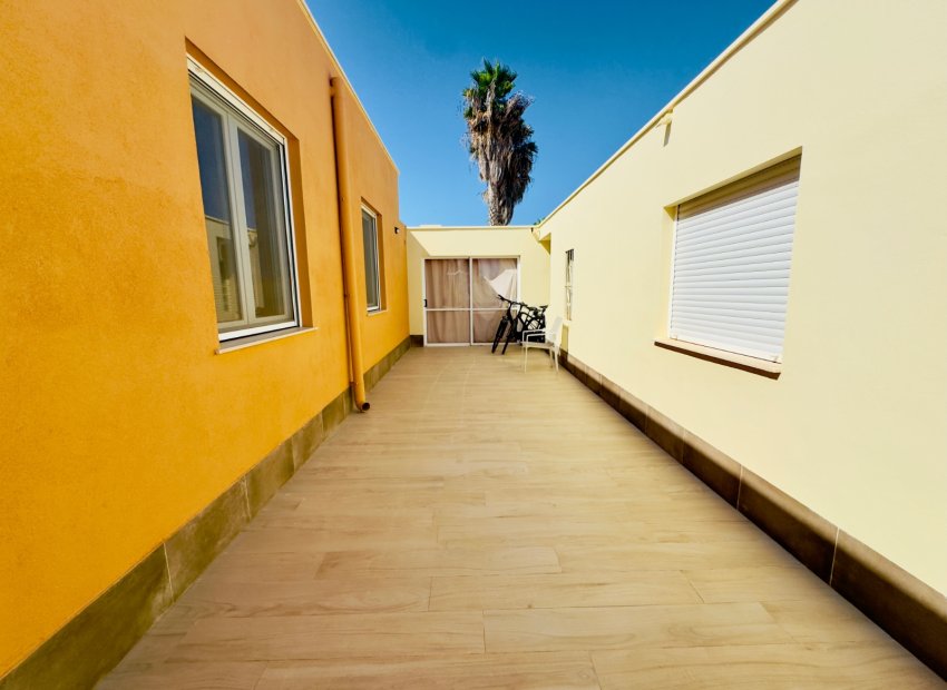 Resale - Villa - Torrevieia - La Siesta