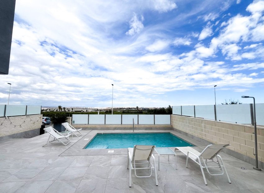 Resale - Villa - Torrevieia - Los Altos