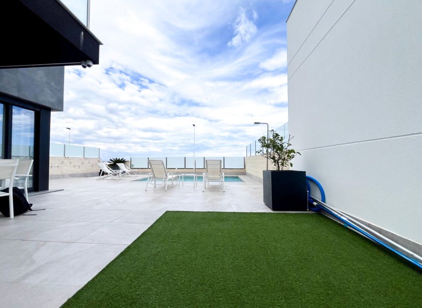 Resale - Villa - Torrevieia - Los Altos