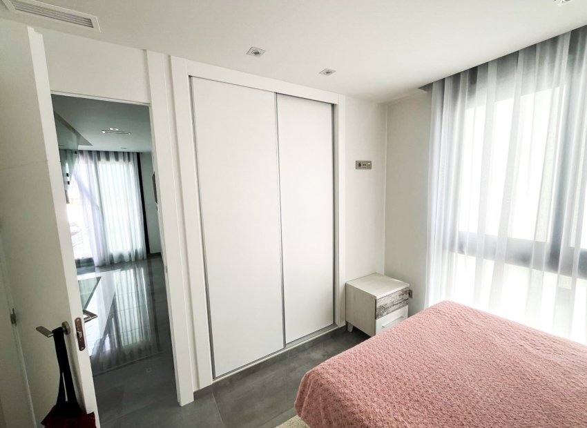 Resale - Villa - Torrevieia - Los Altos