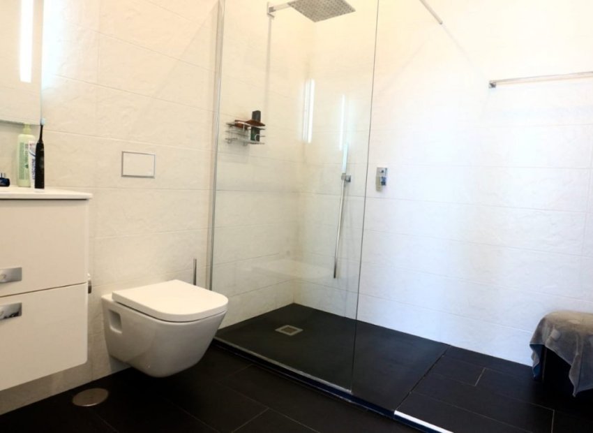 Resale - Villa - Torrevieia - Los Angeles