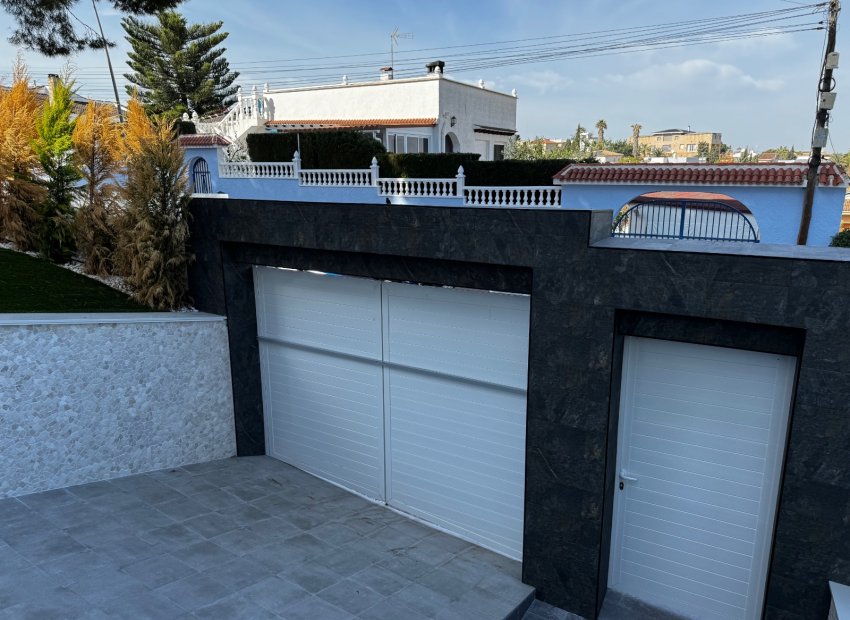 Resale - Villa - Torrevieia - Los Balcones