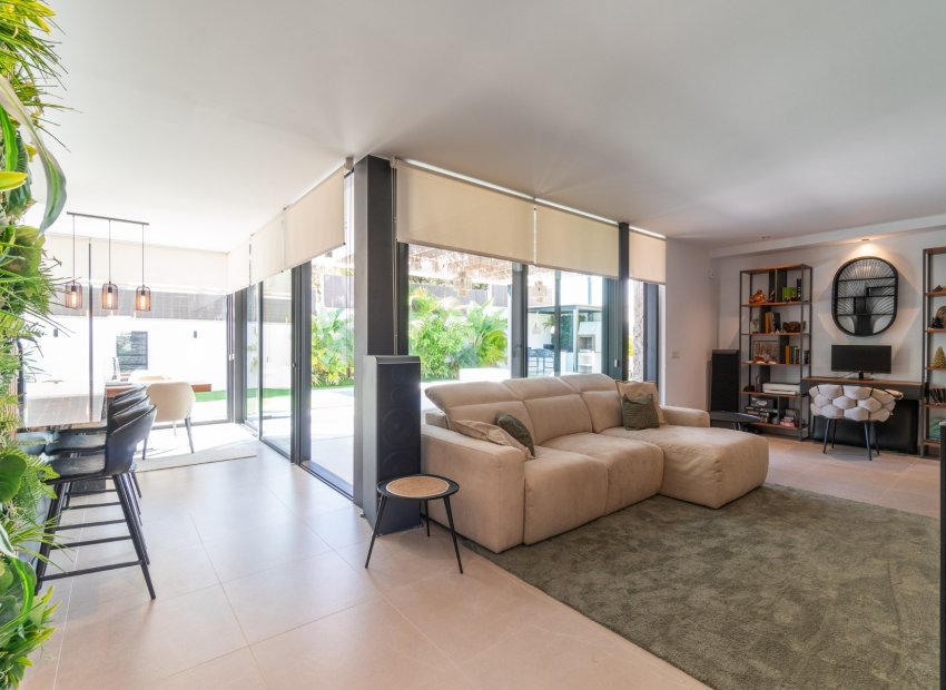 Resale - Villa - Torrevieia - Los Balcones