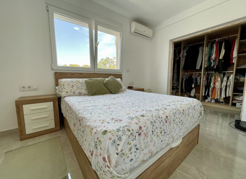 Resale - Villa - Torrevieia - Los Balcones