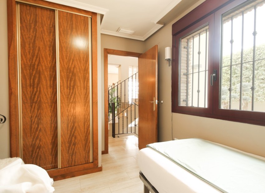 Resale - Villa - Torrevieia - Los Balcones