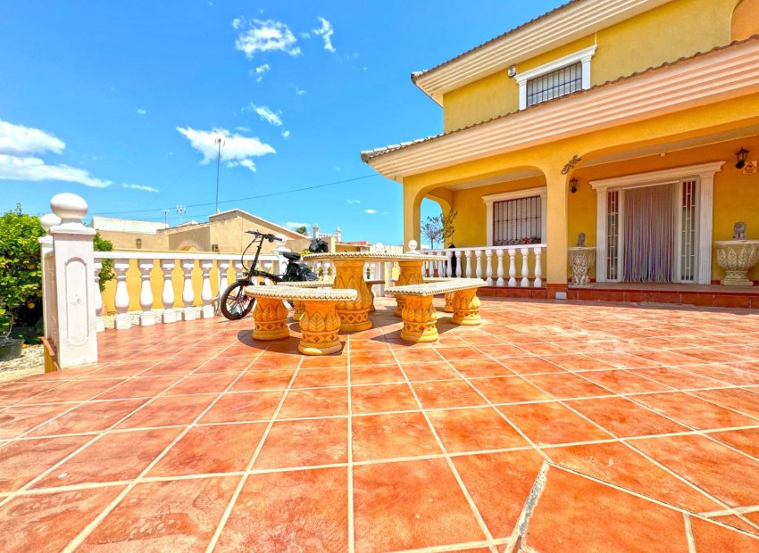 Resale - Villa - Torrevieia - Los Balcones