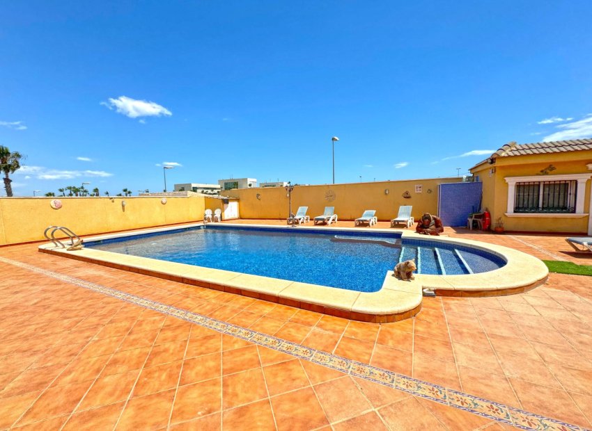 Resale - Villa - Torrevieia - Los Balcones