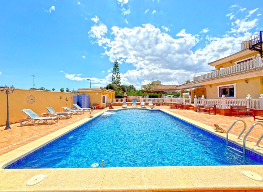 Resale - Villa - Torrevieia - Los Balcones
