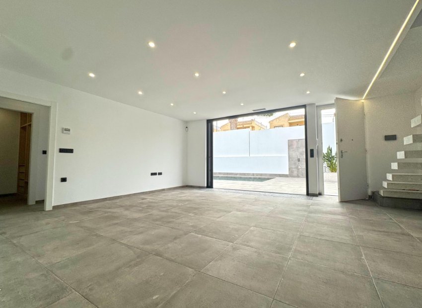 Resale - Villa - Torrevieia - Los Balcones