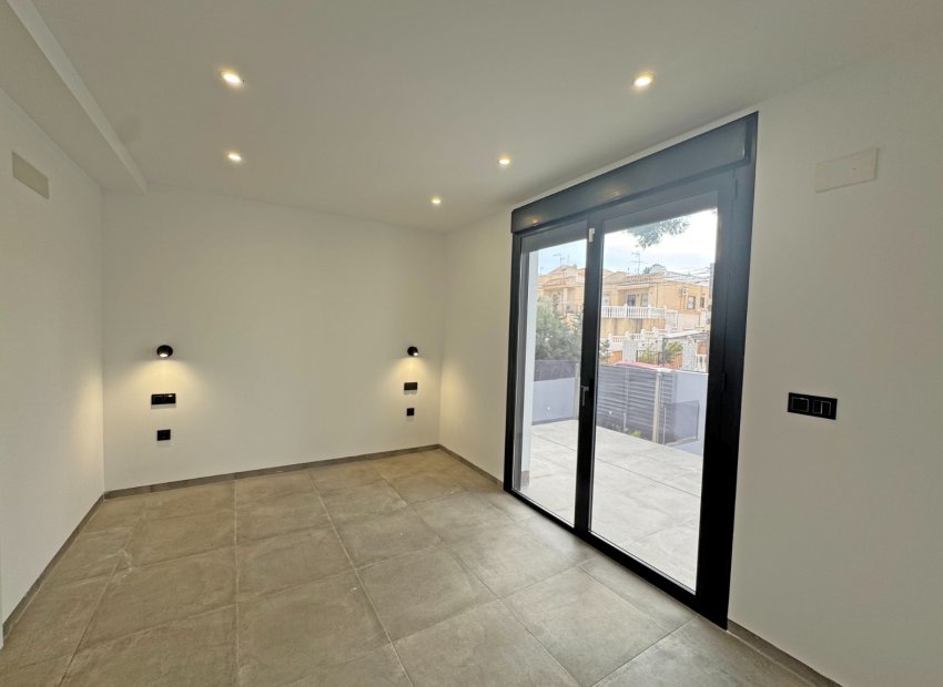 Resale - Villa - Torrevieia - Los Balcones