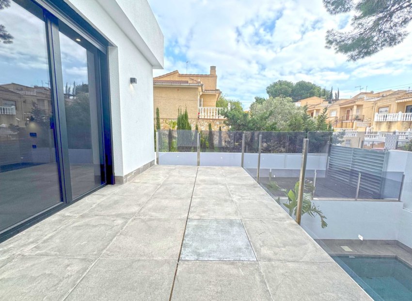 Resale - Villa - Torrevieia - Los Balcones