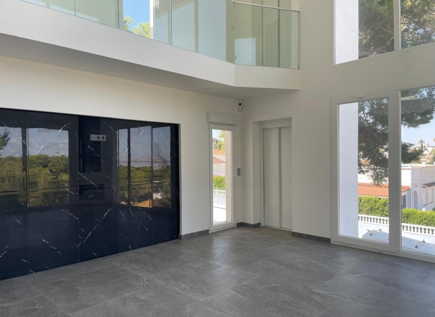 Resale - Villa - Torrevieia - Los Balcones