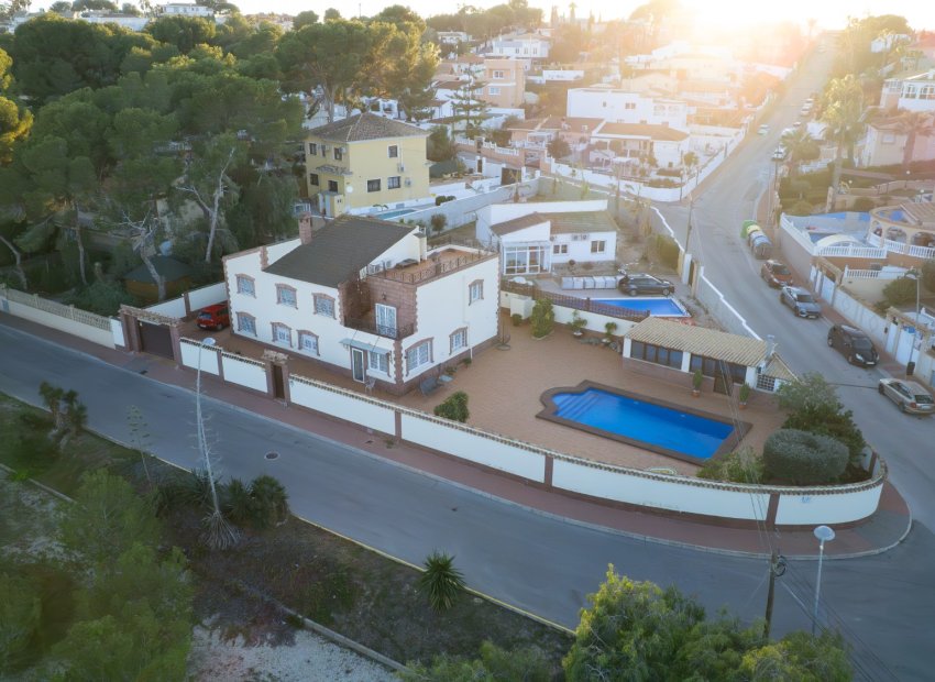 Resale - Villa - Torrevieia - Los Balcones