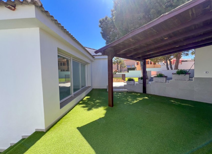 Resale - Villa - Torrevieia - Los Balcones