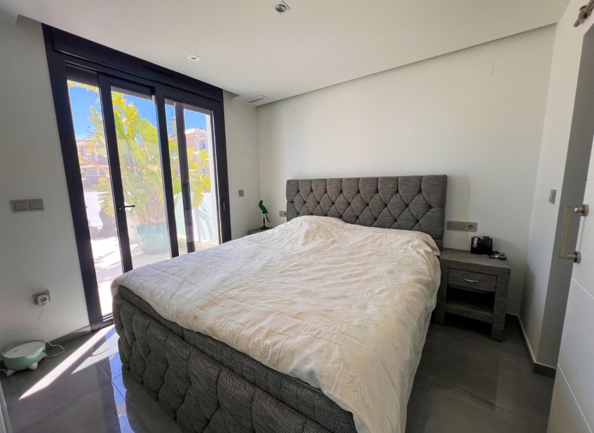 Resale - Villa - Torrevieia - Los Balcones