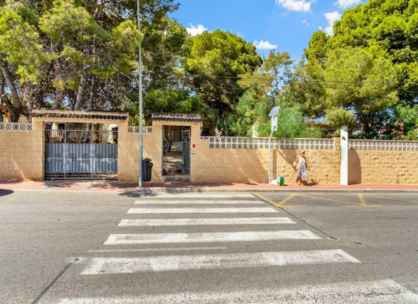 Resale - Villa - Torrevieia - Los Balcones