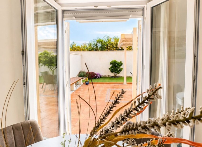 Resale - Villa - Torrevieia - Nueva Torrevieja
