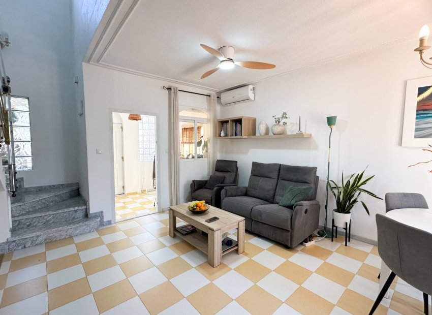 Resale - Villa - Torrevieia - Nueva Torrevieja