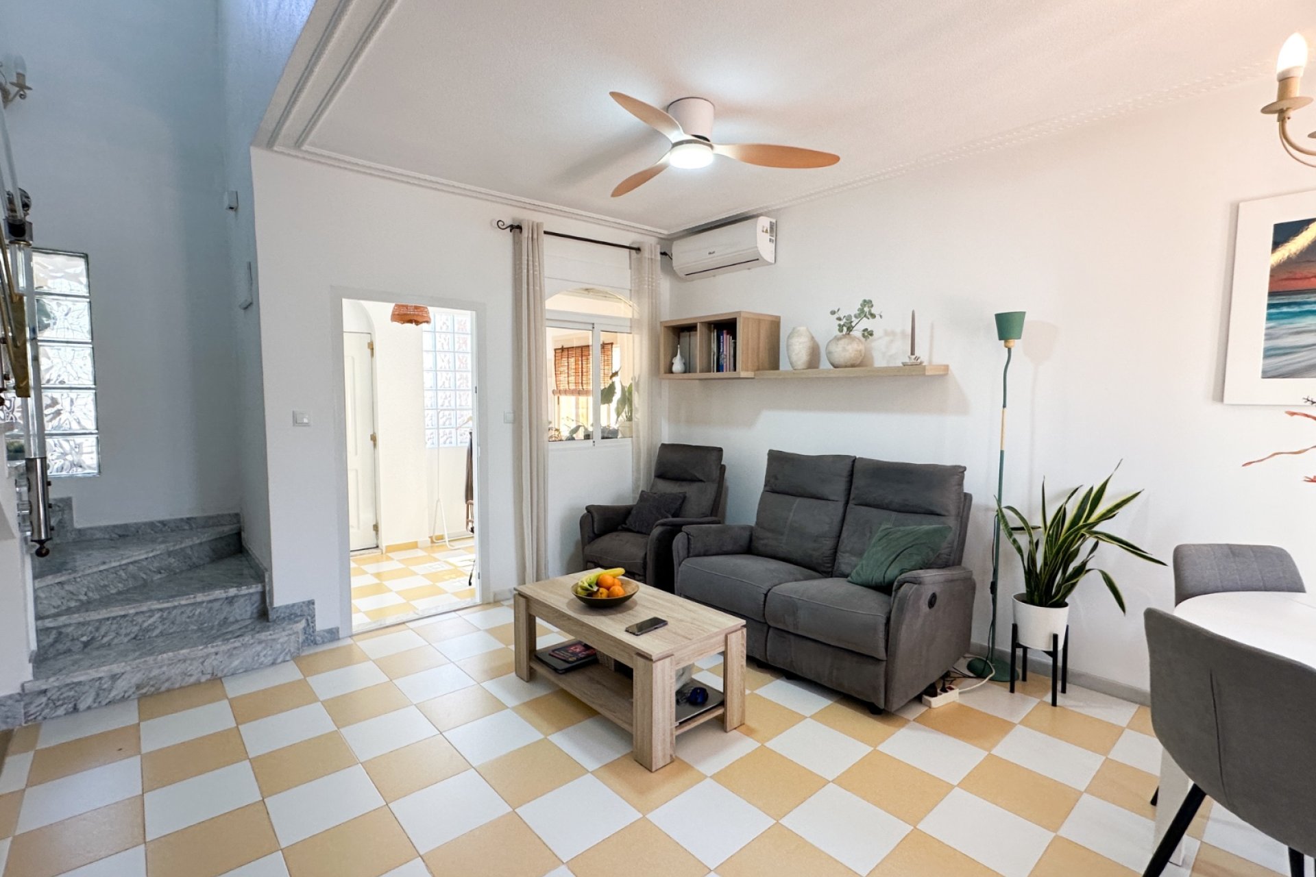 Resale - Villa - Torrevieia - Nueva Torrevieja