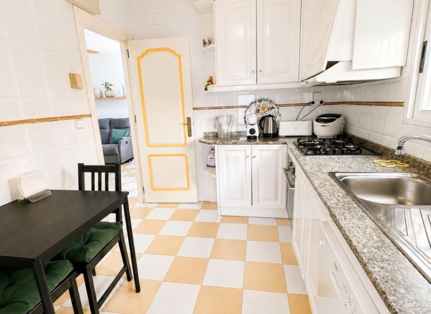 Resale - Villa - Torrevieia - Nueva Torrevieja