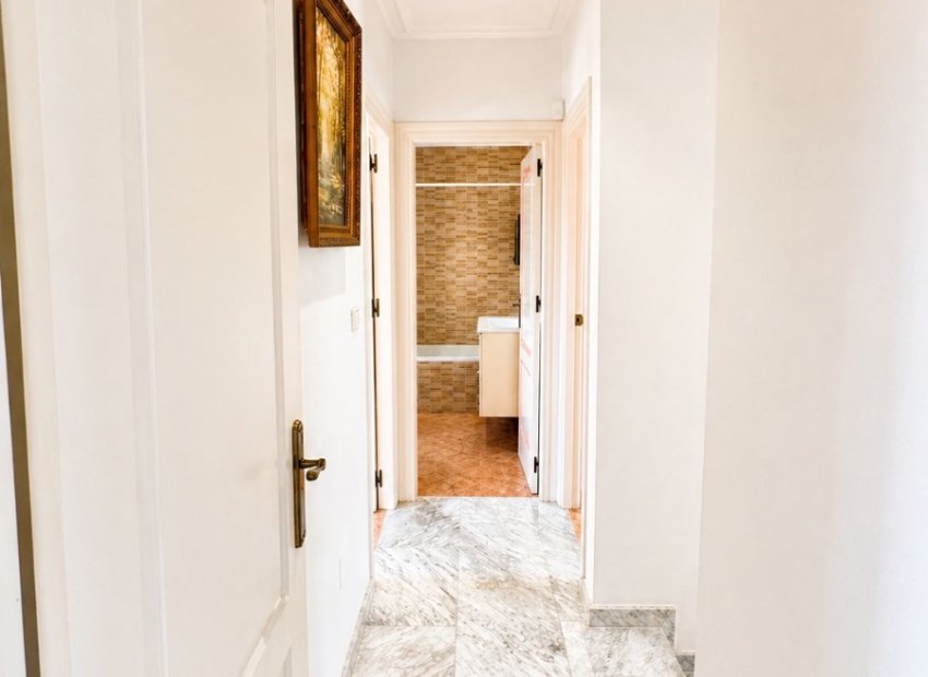 Resale - Villa - Torrevieia - Nueva Torrevieja
