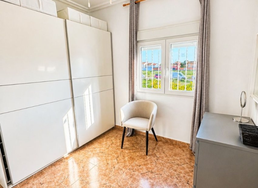 Resale - Villa - Torrevieia - Nueva Torrevieja