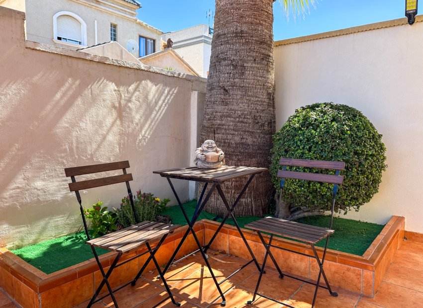 Resale - Villa - Torrevieia - Nueva Torrevieja