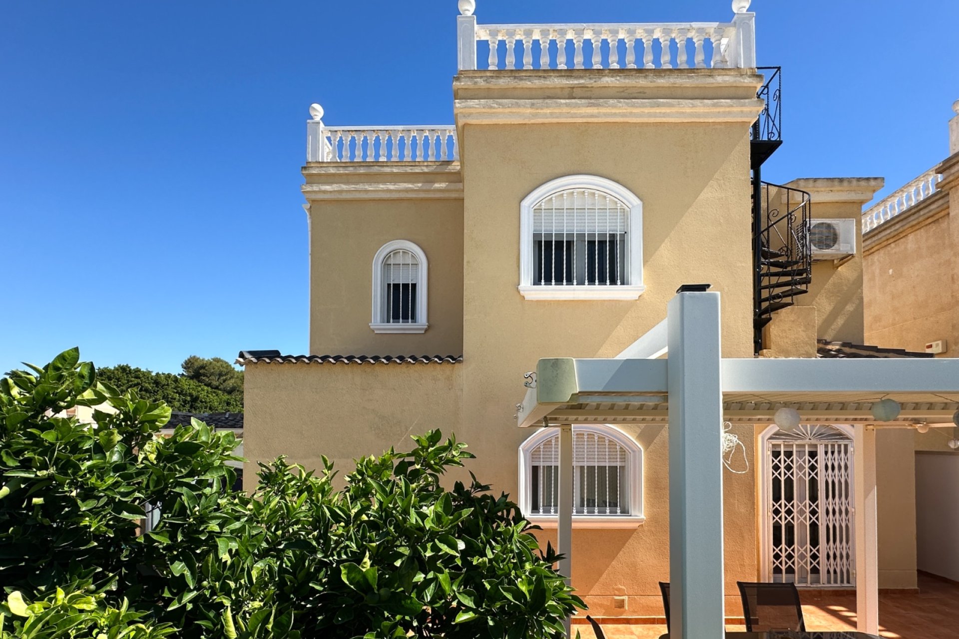 Resale - Villa - Torrevieia - Nueva Torrevieja