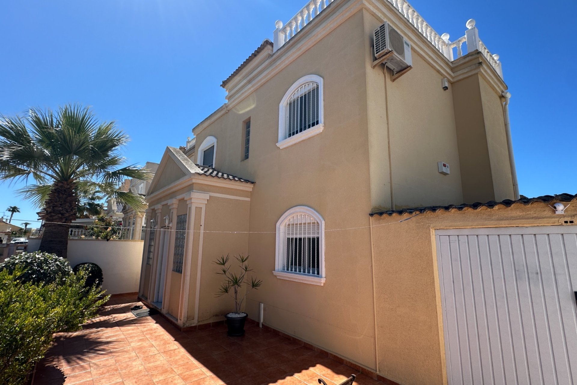 Resale - Villa - Torrevieia - Nueva Torrevieja