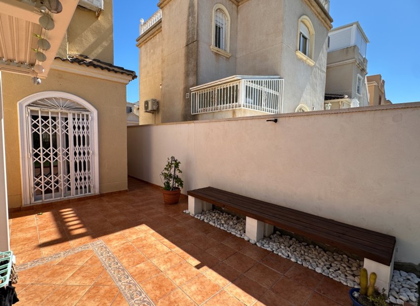 Resale - Villa - Torrevieia - Nueva Torrevieja