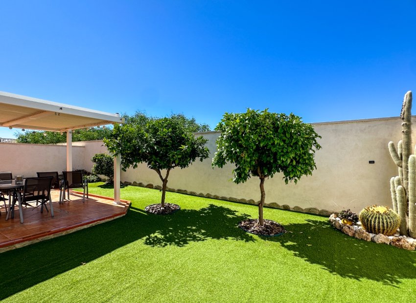 Resale - Villa - Torrevieia - Nueva Torrevieja