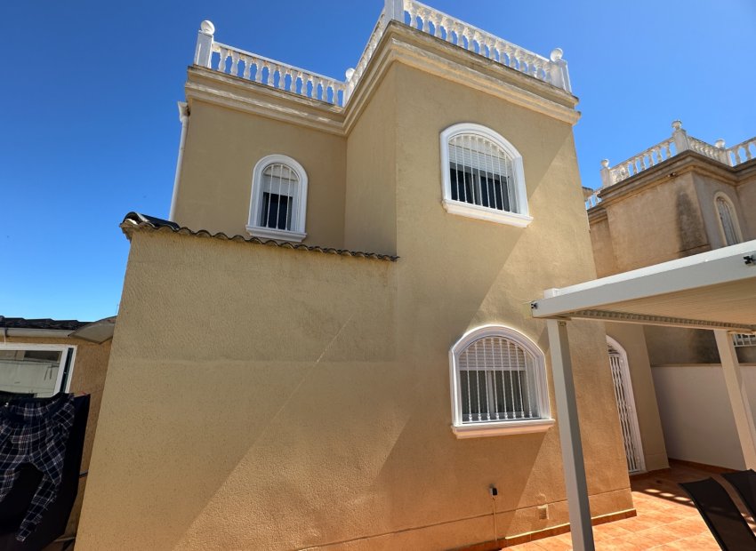 Resale - Villa - Torrevieia - Nueva Torrevieja