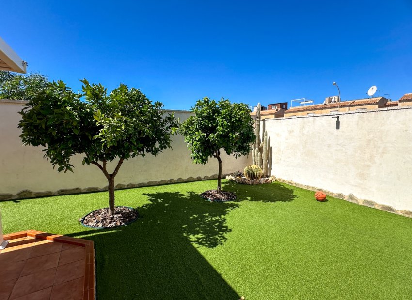 Resale - Villa - Torrevieia - Nueva Torrevieja