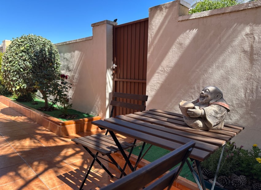Resale - Villa - Torrevieia - Nueva Torrevieja