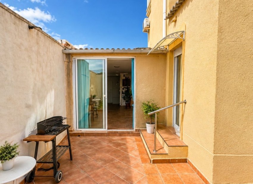 Resale - Villa - Torrevieia - Nueva Torrevieja