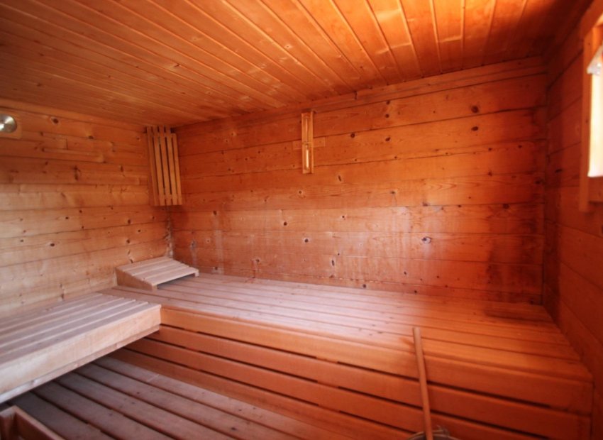 Resale - Villa - Torrevieia - Punta Prima