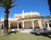 Resale - Villa - Torrevieia - Punta Prima