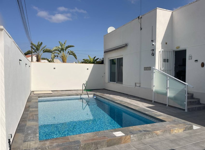 Resale - Villa - Torrevieia - San Luis