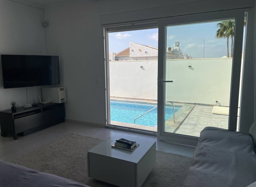 Resale - Villa - Torrevieia - San Luis