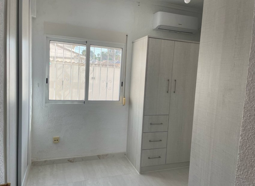 Resale - Villa - Torrevieia - San Luis