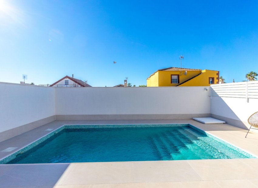 Resale - Villa - Torrevieia - San Luis