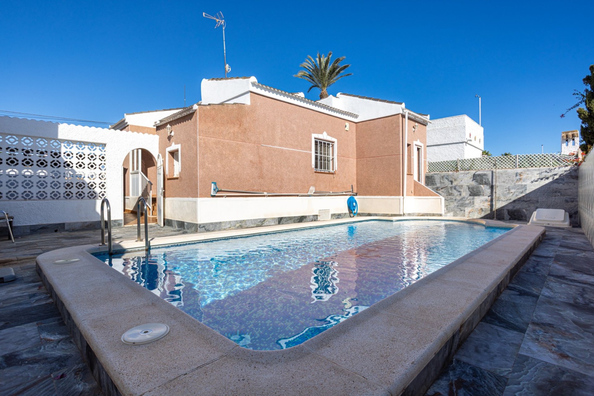 Resale - Villa - Torrevieia - San Luis