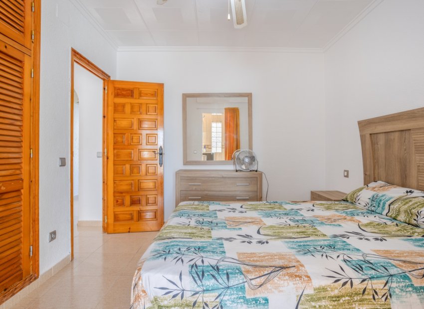 Resale - Villa - Torrevieia - San Luis