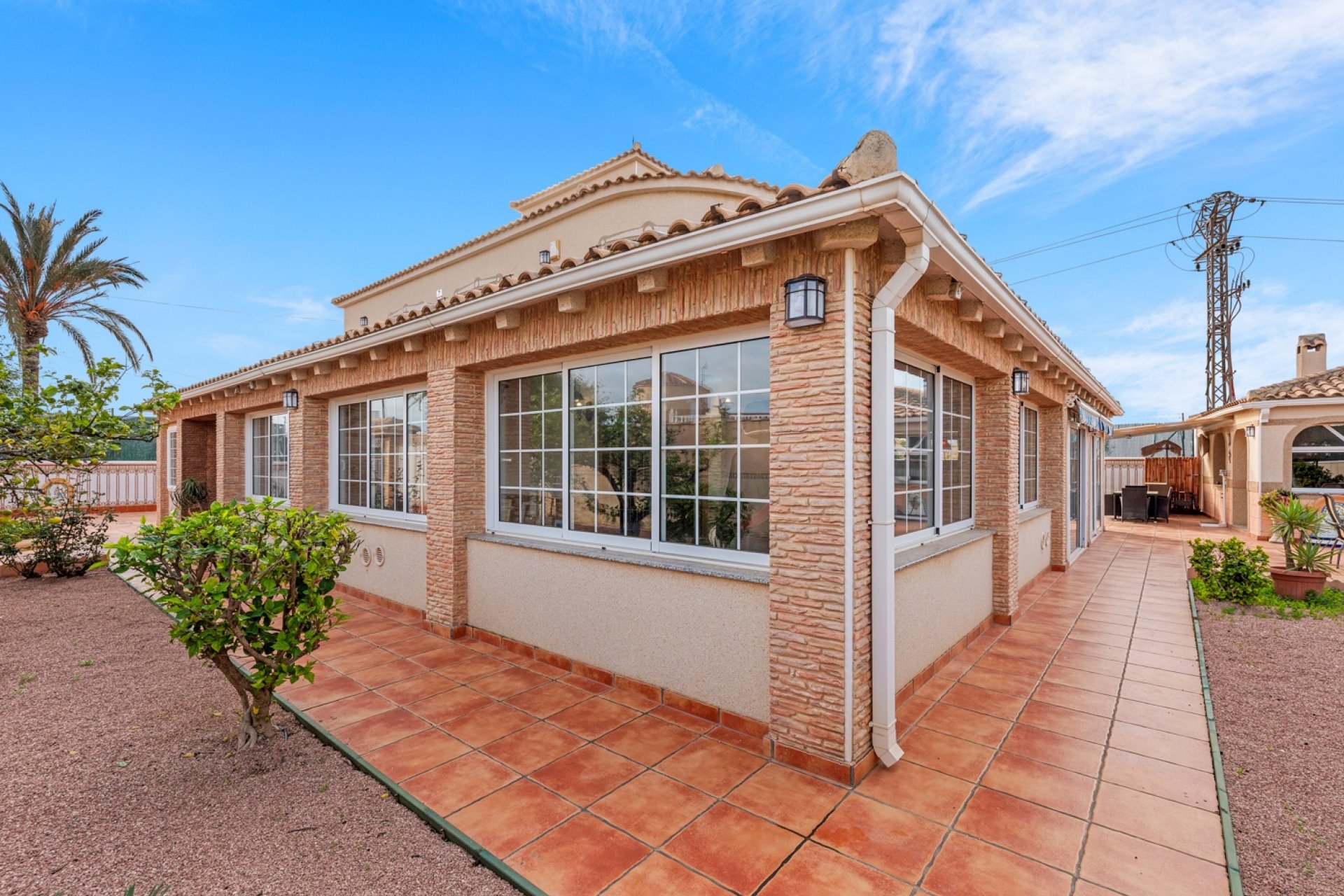 Resale - Villa - Torrevieia - Torrevieja